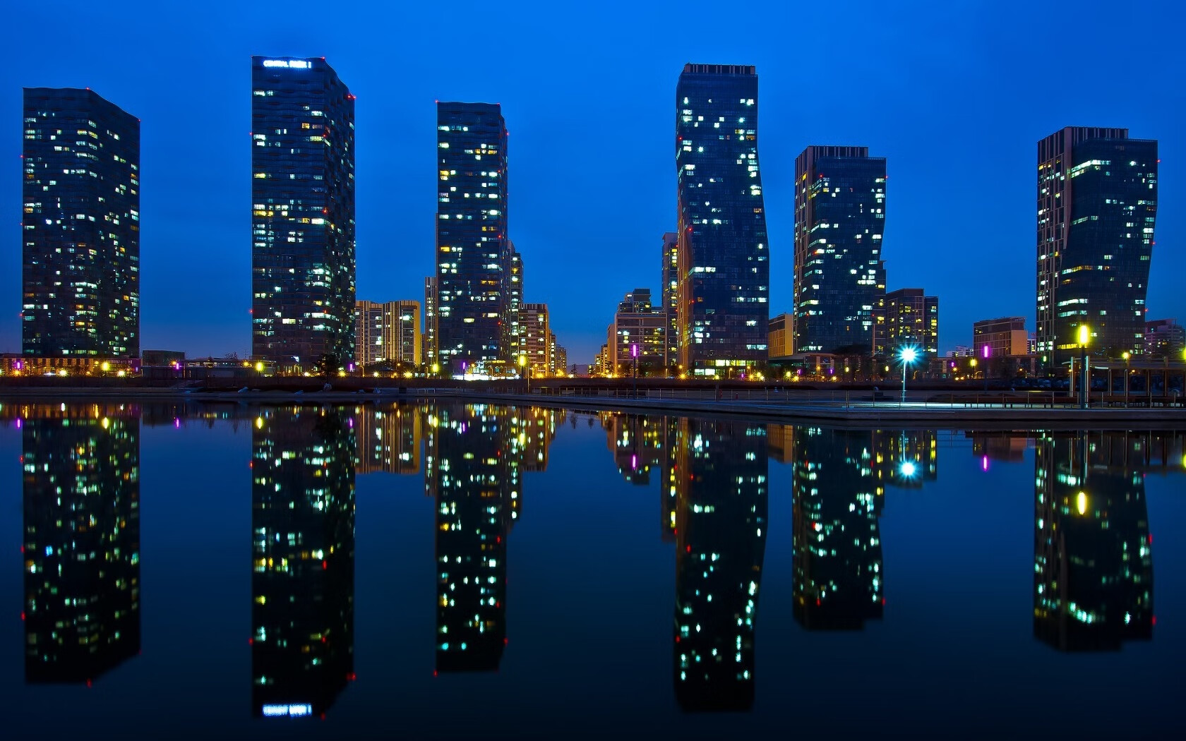 2026年泳池训练计划:初学者一周3次进阶方案,泳池训练法